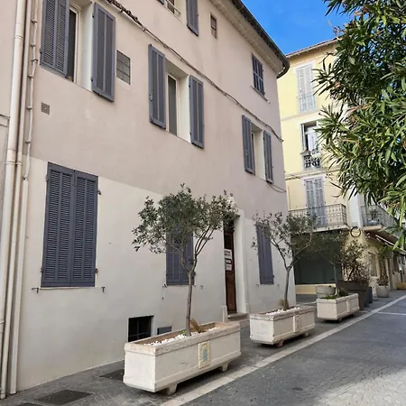 La Maison Du Pape Classe 3 Etoiles Bandol Exterior photo